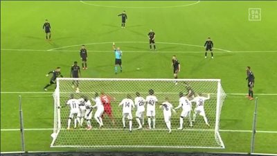 أياكس يفوز على ميتييلاند بثنائية فى دوري أبطال أوروبا