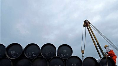 إنتاج النفط الأمريكي يهبط 600 ألف برميل يوميًّا خلال الأسبوع الماضي