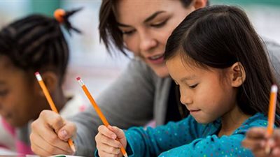 نصائح هامة تساعد على تقوية تركيز الطفل أثناء المذاكرة