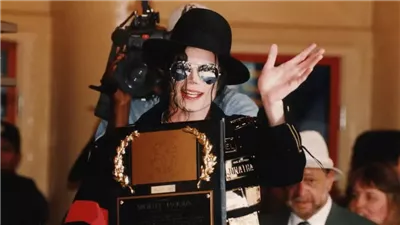 محامي مايكل جاكسون يكشف السبب الحقيقي لوفاته: خشي أن يكون السجن نهايته