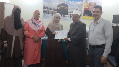 إدارة طما الأزهرية تكرّم أوائل الشهادة الابتدائية على المحافظة باحتفالية مميزة بسوهاج | صور