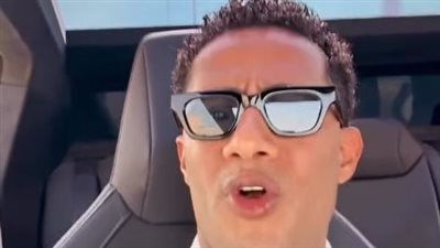 على طريقة السادات.. محمد رمضان يعلن تأجيل حفله في أمريكا: أخاف صاروخ يجي في طيارتي