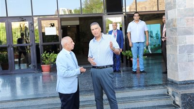 محافظ أسوان يلتقي رئيس الأكاديمية العربية للعلوم والتكنولوجيا والنقل البحري