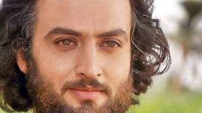 بعد استهدف منزله في طهران.. هل توفي مصطفى زماني بطل مسلسل يوسف الصديق؟