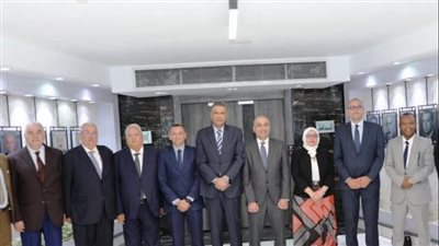 البنك الزراعي يتعاون مع محافظة أسوان لإحلال وتجديد سيارات النقل الكبود بميكروباص