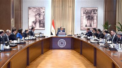 رئيس الوزراء يتابع موقف توفير الأدوية والمُستلزمات الطبية