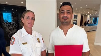 شاب مصري ينقذ طفلة من الغرق في أمريكا ويتلقى تكريمًا رسميًا
