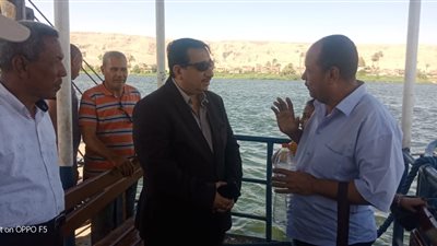 بعد نشر القاهرة 24.. رئيس مركز ومدينة طهطا يتفقد العبارة النيلية بجزيرة الخزندارية في سوهاج 