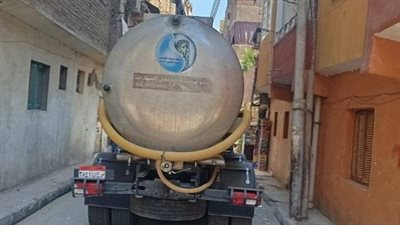 لتحسين جودة المياه.. إحلال خطوط مياه الكواكب بالأقصر وتوفير عربة طوارئ لتلبية احتياجات المواطنين