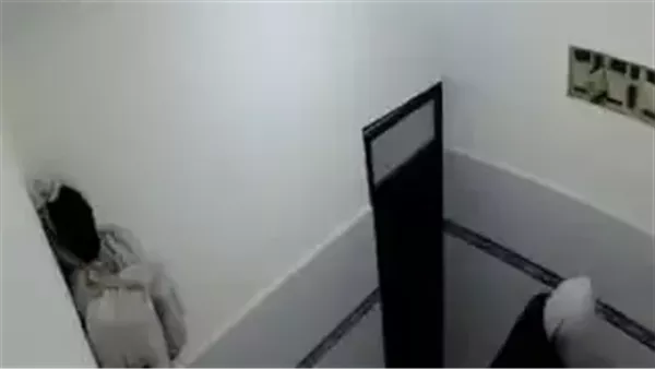  تصوير الفتيات داخل