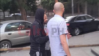 بدء عزاء والدة المخرجة سارة وفيق في مسجد عمر مكرم