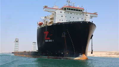 الفريق أسامة ربيع: تعاملنا باحترافية شديدة مع حادث جنوح سفينة الغطس.. ولا خسائر بشرية