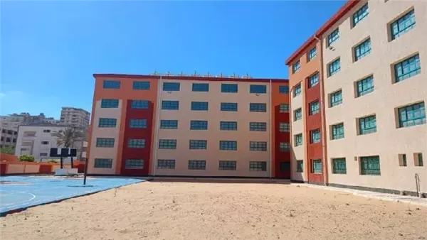 إحدى مدارس البترول