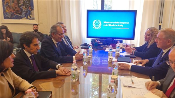 وزير الاتصالات