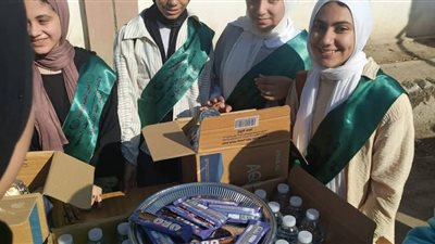 بالمياه والشوكولاتة.. إدارة إطسا بالفيوم تستقبل طلاب الثانوية العامة خلال الامتحانات 