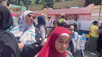 طلاب الثانوية العامة بالفيوم: العربي محتاج تركيز والأسئلة غير مباشرة