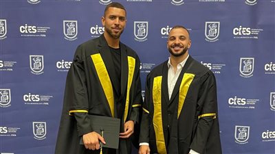 حصول ثنائي طلائع الجيش على دبلومة الإدارة من فيفا