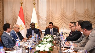 وزير الرياضة يلتقي الأمين العام للكاف لمتابعة مستجدات نقل المقر الجديد إلى العاصمة الإدارية