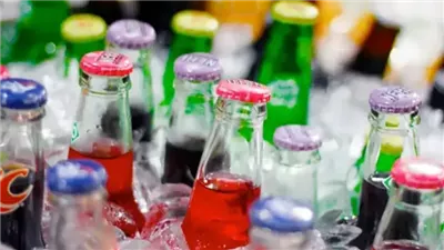 دراسة صادمة: العبوات الزجاجية تحتوي على جزيئات بلاستيك دقيقة أكثر من البلاستيكية