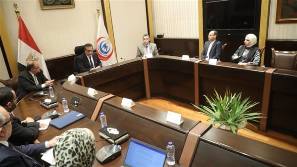 وزير الصحة خلال الاجتماع