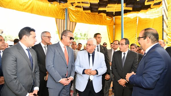 محافظ الفيوم ووزير