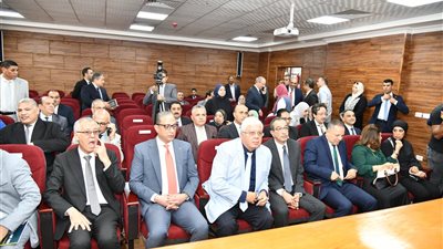 وزير التعليم العالي ومحافظ الفيوم يتفقدان مقر جامعة الفيوم الأهلية