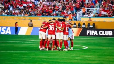 كيف يفكر الأهلي في حل أزمة الجبهة اليسرى؟.. وموقف شكري وتوفيق 