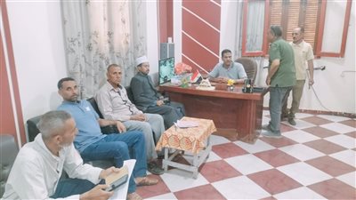 رئيس مركز طهطا يتابع اللقاءات الجماهيرية بالمجالس القروية ويوجه بسرعة الاستجابة لطلبات المواطنين