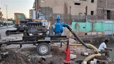 مياه الشرب بالأقصر تستجيب للأهالي وتصلح مصدر تسريب ماء ظهر خلال أعمال حفر بالعوامية 