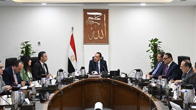 رئيس الوزراء يوجه بعقد اجتماع مع المُصنعين لعرض استراتيجية الدولة بملف صناعة السكر