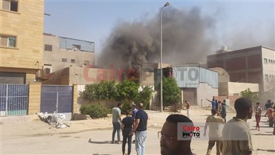 على مساحة 600 متر.. السيطرة على حريق داخل مصنع حلواني كوزماتكس بالقطامية