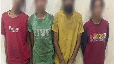 ضبط المتهمين بتكسير فوانيس سيارة لسرقة اللمبات منها بالسويس