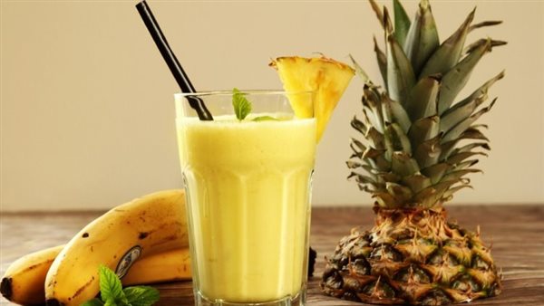 موز بالأناناس