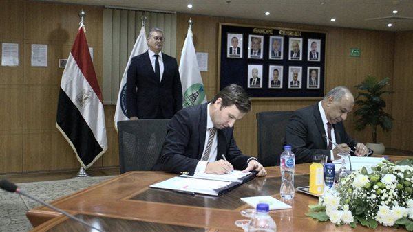 جانب من توقيع الاتفاقية