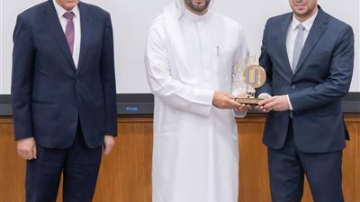 تكريم باحثين من جامعة المنصورة بجائزة الشارقة لأفضل أطروحة دكتوراه على مستوى الوطن العربي