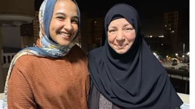 مع عائلتها.. صورة جديدة لـ عبلة كامل بعد غياب سنوات 