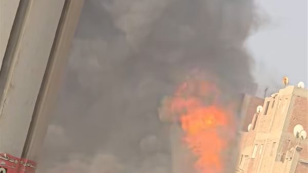 حريق داخل مخزن دهانات