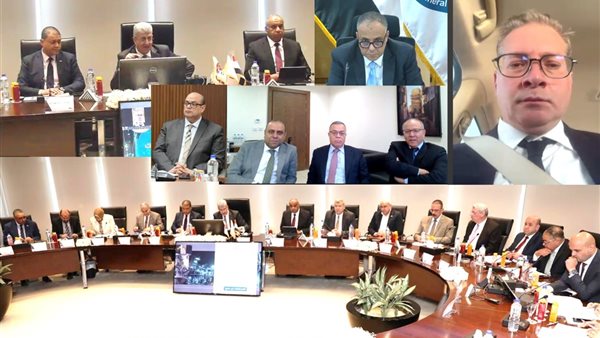 خلال الاجتماع