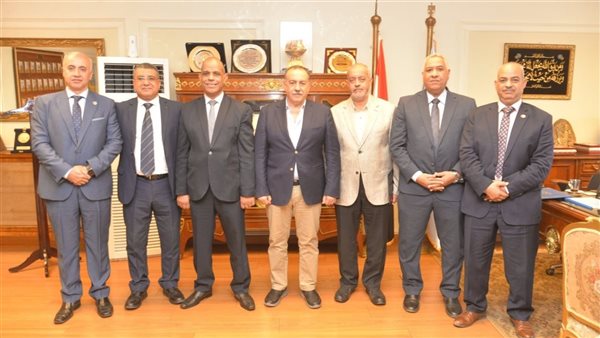 محافظ أسيوط