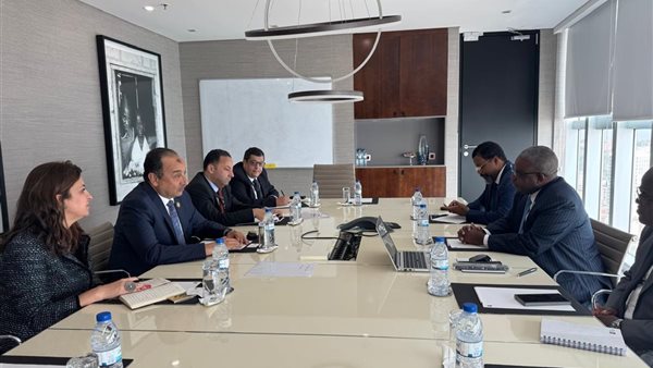 خلال الاجتماع 