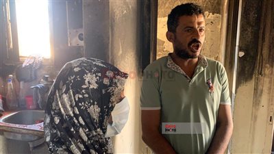 حريق يلتهم شقة أسرة ببورسعيد.. والزوج يستغيث: العيال مرميين في الشارع | صور 