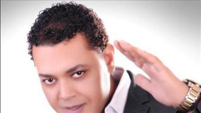 ضبط المطرب محمود الحسيني لتعديه على طليقته بعد جلسة النفقة في البدرشين