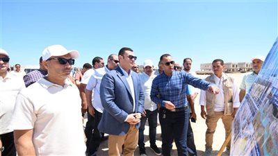 وزير الإسكان يتفقد مشروع بحيرات نيو مارينا والطرق والمداخل بـ مارينا الساحل الشمالي