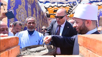 وزيرا الأوقاف والعمل يضعان حجر الأساس لمسجد جديد.. ويعلنان سلسلة مشروعات دينية وخدمية برأس غارب