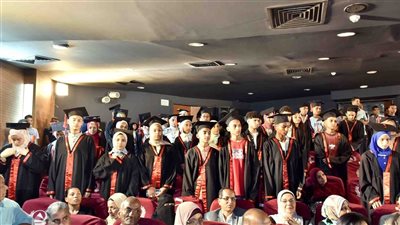 محافظ الأقصر يُكرم أوائل الشهادة الإعدادية وقيادات التعليم المتميزة | صور