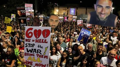 مظاهرات عارمة بتل أبيب تطالب بإنهاء الحرب في غزة وإعادة المحتجزين 