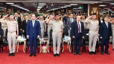 الأكاديمية العسكرية تنظم مراسم الاحتفال بتخرج دورات تدريبية جديدة من العاملين بوزارتي النقل والمالية