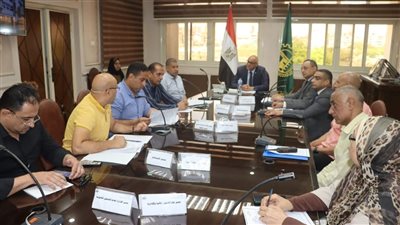 محافظ القليوبية يترأس اجتماع اللجنة العليا للإعلانات لبحث طلبات المعلنين وتعظيم الموارد