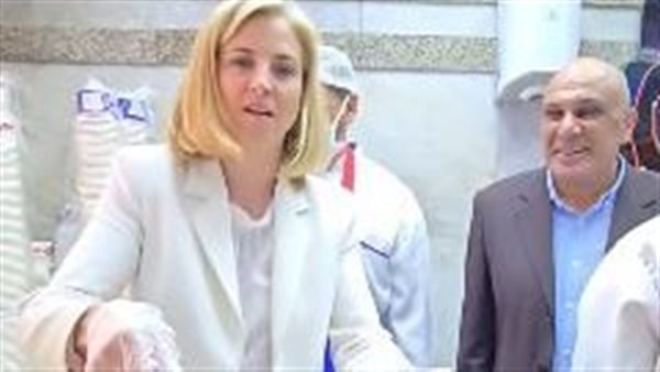 جانب من زيارة وزيرة