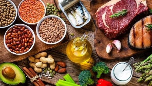 أطعمة غير صحية -تعبيرية